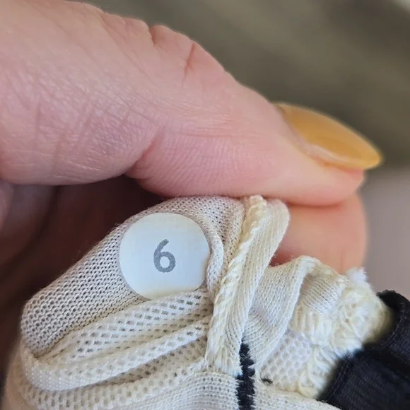 Lululemon Tank-Size 6 - Picture 4 of 5